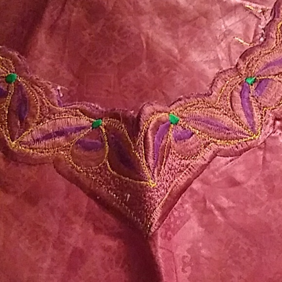 Dresses - Picture 3 of 4